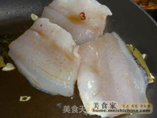 意式香煎鲈鱼的做法步骤：2