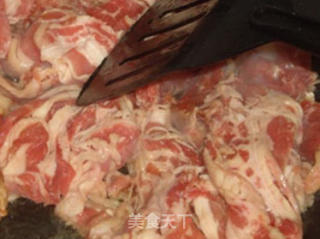 金菇肥牛粉丝煲的做法步骤：2