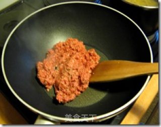 红酱牛肉螺旋粉的做法步骤：2