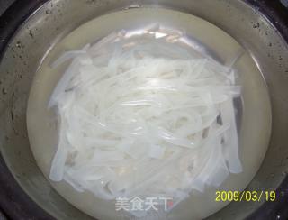 凉拌水粉皮的做法步骤：2