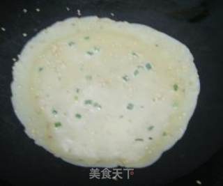 葱香鸡蛋摊饼的做法步骤：2