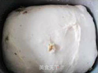 坚果面包的做法步骤：2
