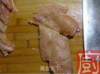 黑椒鸡柳的做法步骤：2