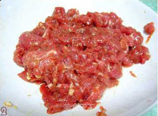 酸泡菜炒牛肉的做法步骤：2