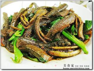 红烧泥鳅的做法步骤：2