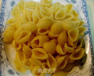蟹肉奶汁贝壳面的做法步骤：2
