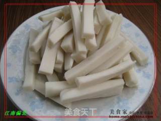 西芹番茄炒年糕的做法步骤：2