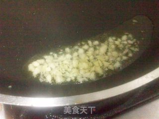 西芹百合炒虾仁的做法步骤：2