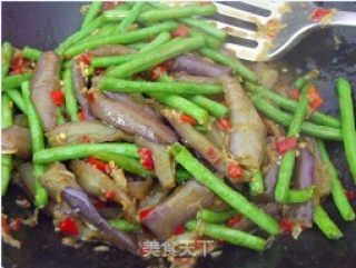 长豆角烧茄子的做法步骤：2