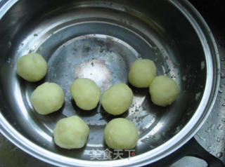 土豆芝士丸的做法步骤：2