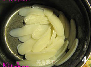 虾仁年糕滑蛋的做法步骤：2