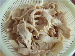 孜然炒面筋的做法步骤：2