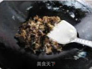 双椒木耳炒鸡蛋的做法步骤：2
