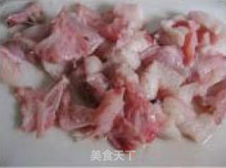 蛤蟆鱼烧雪菜的做法步骤：2
