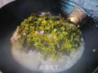 蛤蟆鱼烧雪菜的做法步骤：2