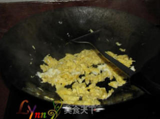 蛋炒饭的做法步骤：2