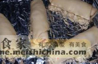 芝麻紫薯面包卷的做法步骤：2
