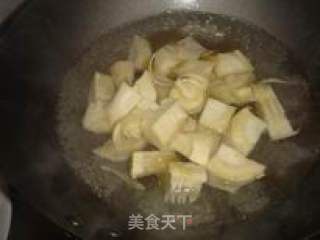 笋焖鸡的做法步骤：2