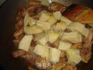 笋焖鸡的做法步骤：2