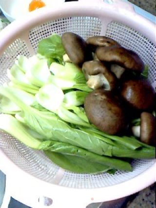 冬菇上海青的做法步骤：2