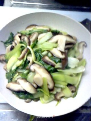 冬菇上海青的做法步骤：2