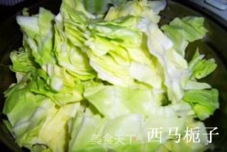 炝拌圆白菜的做法步骤：2