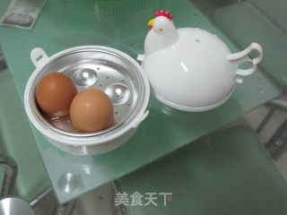 微波版白水煮鸡蛋的做法步骤：2