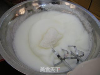 戚风蛋糕的做法步骤：2