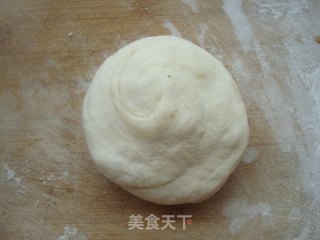 葱花油饼的做法步骤：2