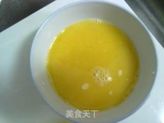 胡萝卜木耳炒鸡蛋的做法步骤：2
