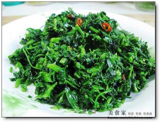 蒜炒苜蓿的做法步骤：2