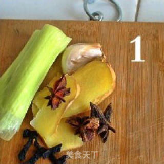 罗卜烧牛肉的做法步骤：2