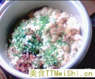 糯米腊肉丸子的做法步骤：2