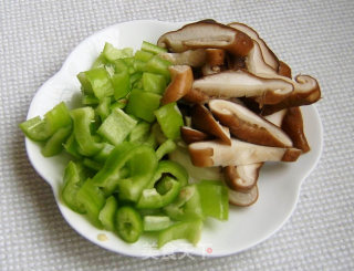 湘式辣鸡块的做法步骤：2
