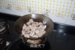 糖醋排骨的做法步骤：2