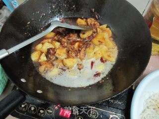 大盘鸡的做法步骤：2