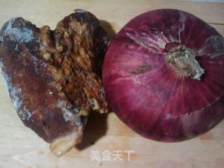 洋葱牛肉的做法步骤：2