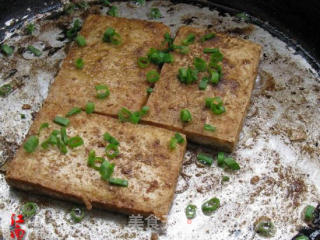 煎豆腐--孜然味的做法步骤：2