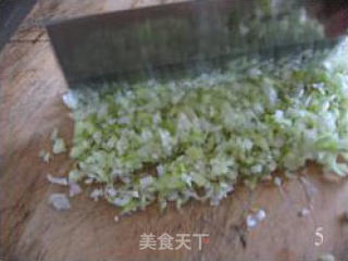白菜馅饺子的做法步骤：2