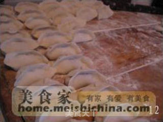 白菜馅饺子的做法步骤：2