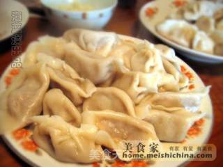 白菜馅饺子的做法步骤：2