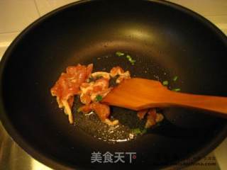 辣椒皮蛋肉的做法步骤：2