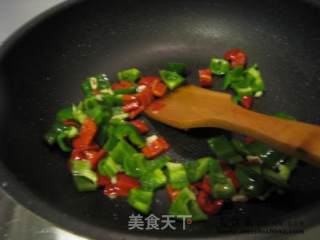 辣椒皮蛋肉的做法步骤：2