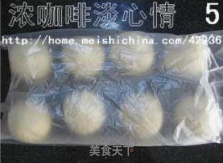 果酱小餐包的做法步骤：2