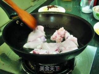 五香猪手的做法步骤：2