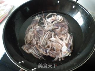 香辣鱿鱼（虾）的做法步骤：2