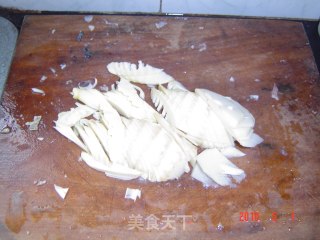红烧春笋回鱼的做法步骤：2