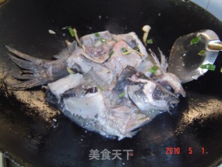 红烧春笋回鱼的做法步骤：2