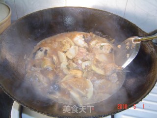 红烧春笋回鱼的做法步骤：2