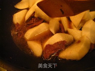萝卜烧牛肉的做法步骤：2